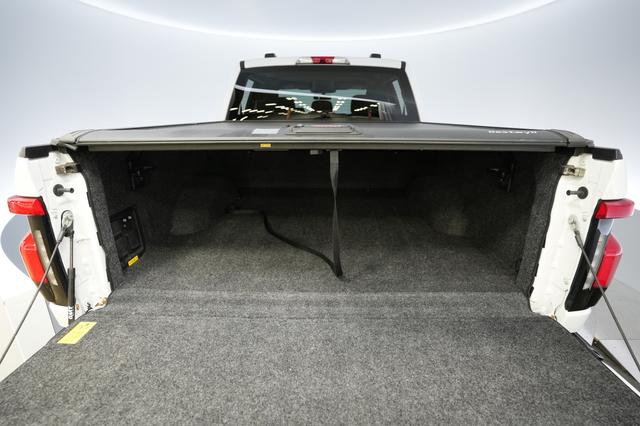 2023 Ford F-150 Lightning — photo 6 of 15
