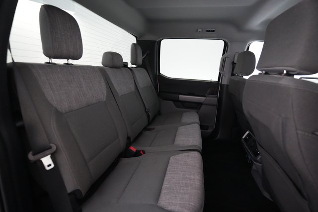 2023 Ford F-150 Lightning — photo 4 of 15