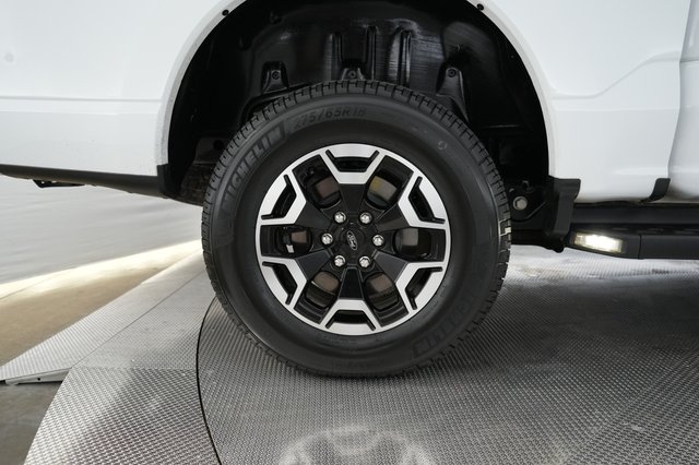 2023 Ford F-150 Lightning — photo 10 of 15