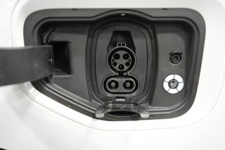 2023 Ford F-150 Lightning — photo 8 of 15