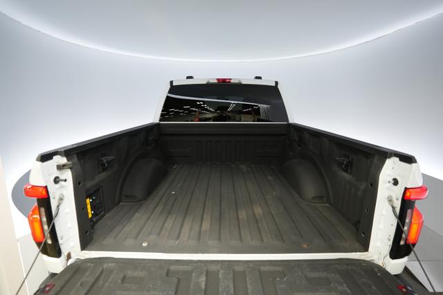 2023 Ford F-150 Lightning — photo 6 of 15