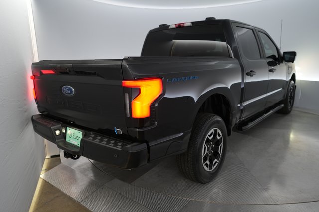 2023 Ford F-150 Lightning — photo 2 of 18
