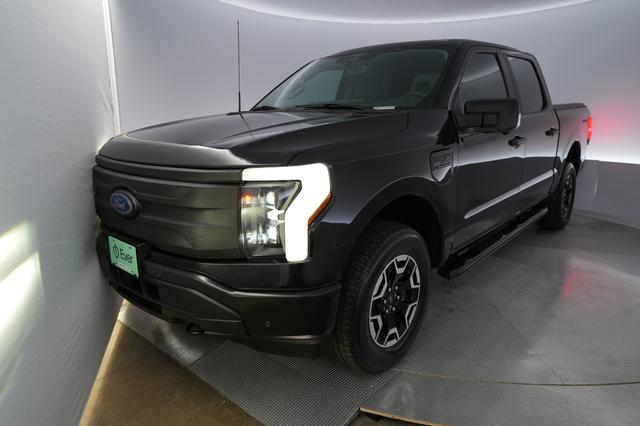 2023 Ford F-150 Lightning — VIN 1FTVW1EL4PWG39258