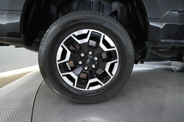 2023 Ford F-150 Lightning — photo 10 of 18