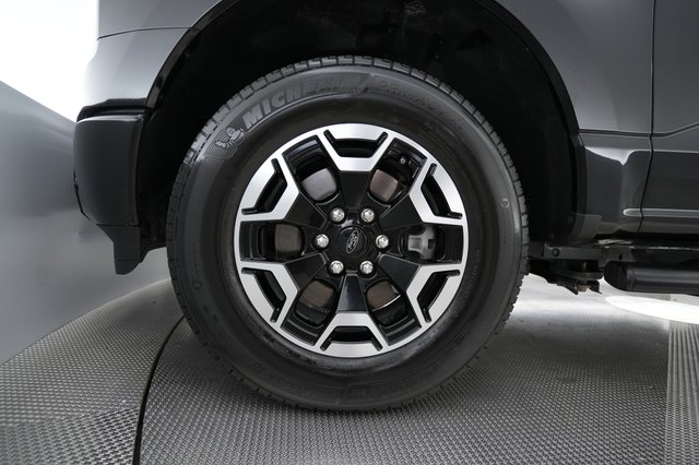 2023 Ford F-150 Lightning — photo 7 of 18