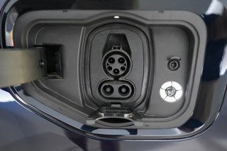 2023 Ford F-150 Lightning — photo 8 of 15