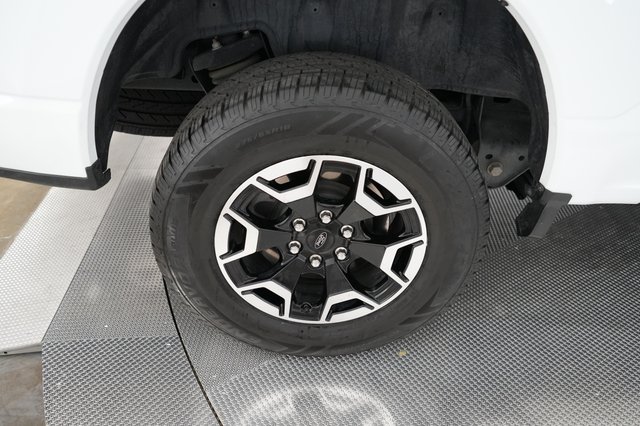 2023 Ford F-150 Lightning — photo 9 of 18