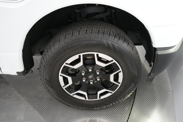 2023 Ford F-150 Lightning — photo 7 of 18