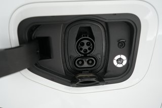 2023 Ford F-150 Lightning — photo 8 of 18