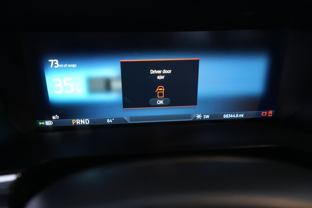2023 Ford F-150 Lightning — photo 5 of 18