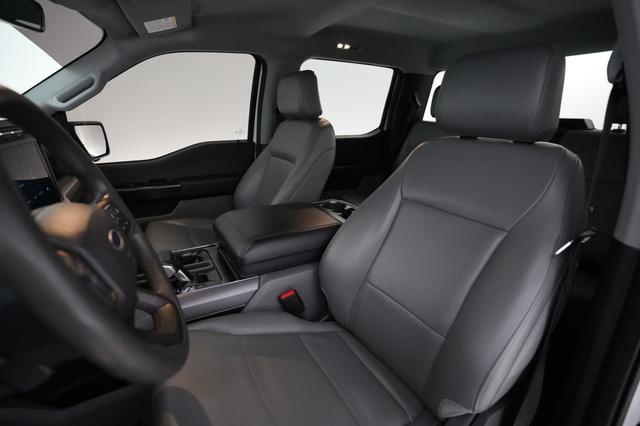 2023 Ford F-150 Lightning — photo 3 of 18