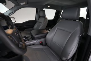 2023 Ford F-150 Lightning — photo 3 of 18
