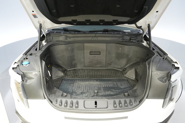 2023 Ford F-150 Lightning — photo 17 of 18