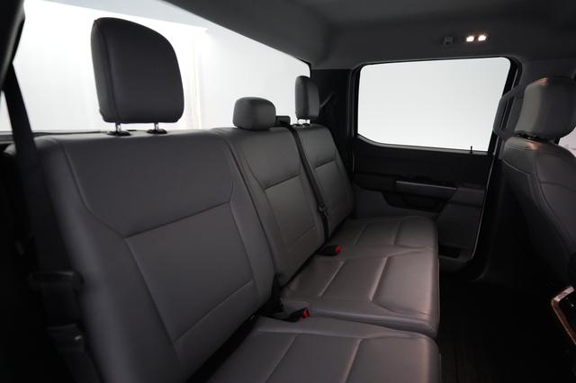 2023 Ford F-150 Lightning — photo 4 of 18
