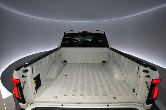 2023 Ford F-150 Lightning — photo 6 of 18