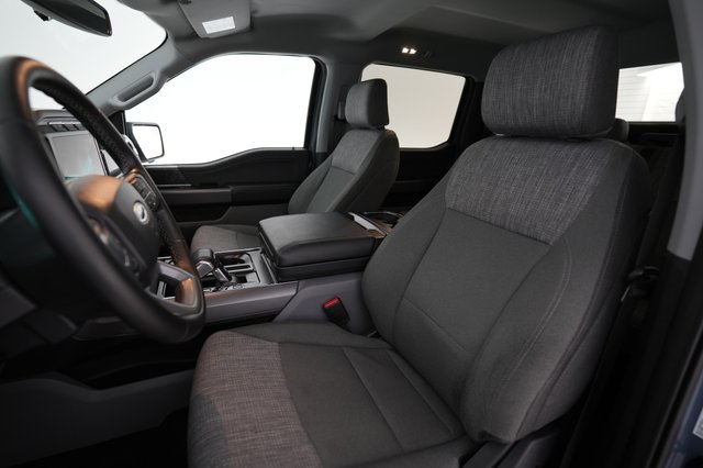 2023 Ford F-150 Lightning — photo 3 of 18