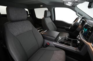 2023 Ford F-150 Lightning — photo 4 of 18