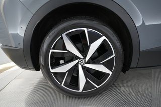 2023 Volkswagen ID.4 — photo 7 of 23