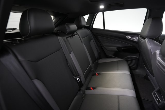 2023 Volkswagen ID.4 — photo 4 of 23