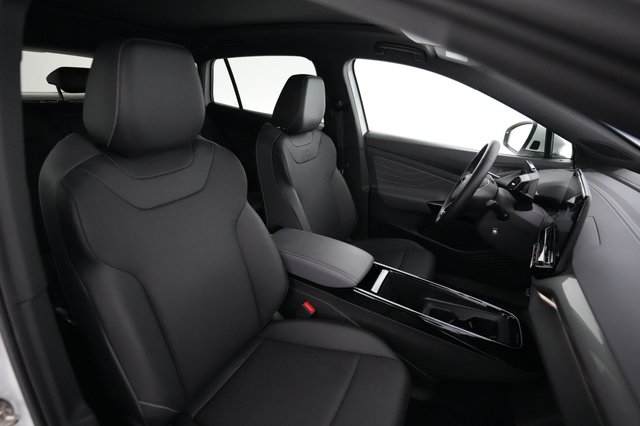 2023 Volkswagen ID.4 — photo 16 of 18