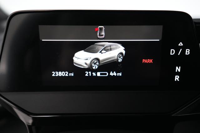 2023 Volkswagen ID.4 — photo 5 of 18