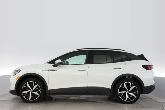 2023 Volkswagen ID.4 — photo 12 of 18