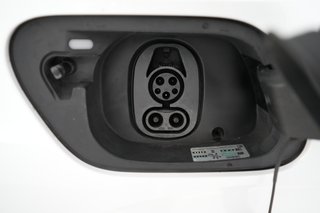 2023 Volkswagen ID.4 — photo 8 of 18