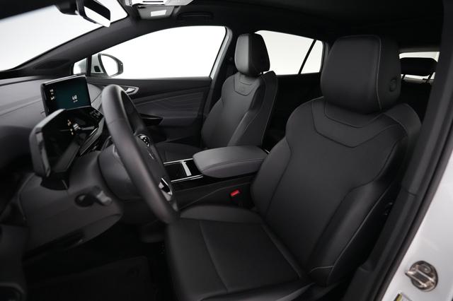 2023 Volkswagen ID.4 — photo 3 of 18