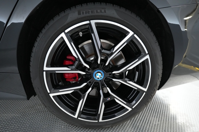 2023 BMW i4