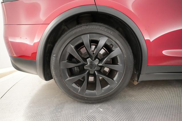 2023 Tesla Model X — photo 7 of 23