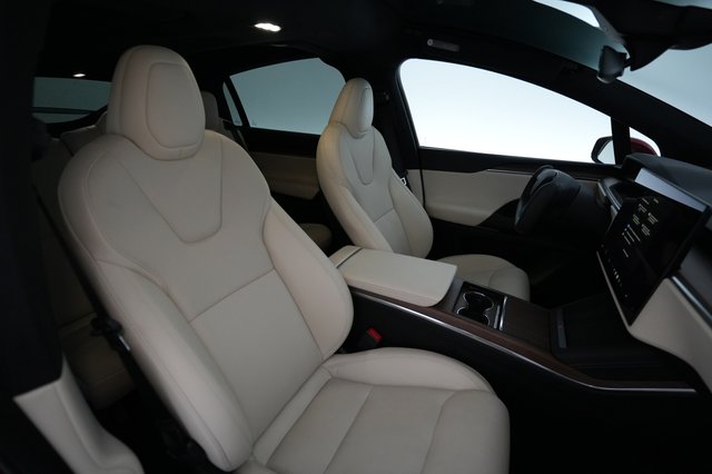 2023 Tesla Model X — photo 18 of 23