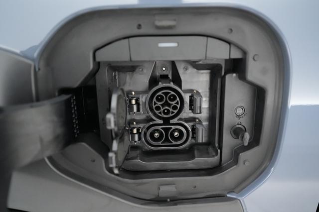 2023 Subaru Solterra — photo 8 of 18