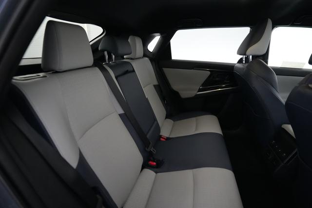 2023 Subaru Solterra — photo 4 of 18