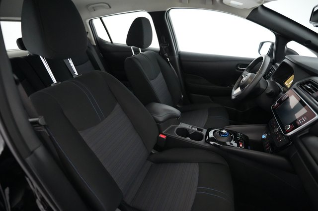 2024 Nissan LEAF — photo 16 of 20
