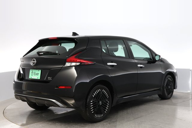 2024 Nissan LEAF — photo 2 of 20
