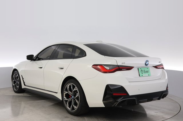 2024 BMW i4 — photo 13 of 24