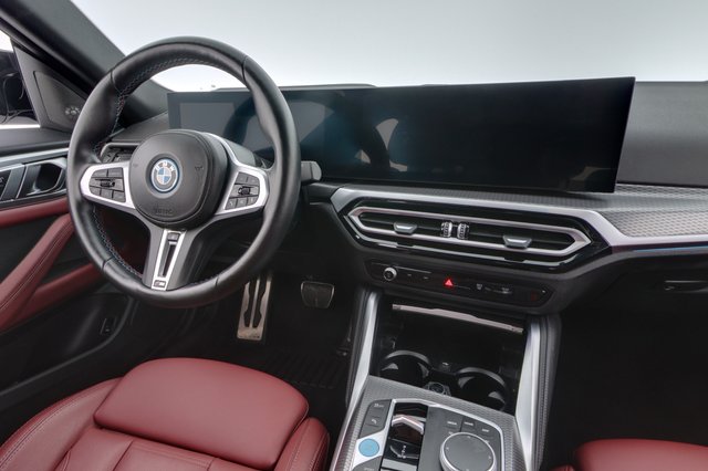 2024 BMW i4 — photo 20 of 24