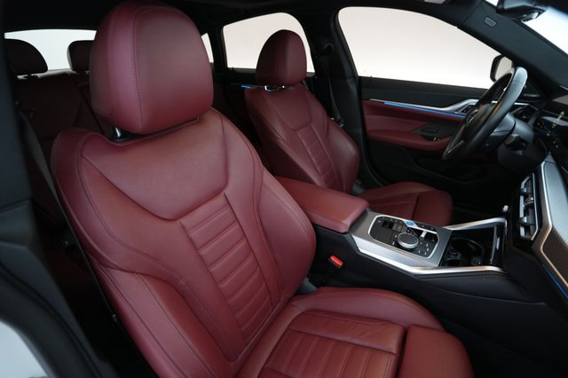 2024 BMW i4 — photo 18 of 24