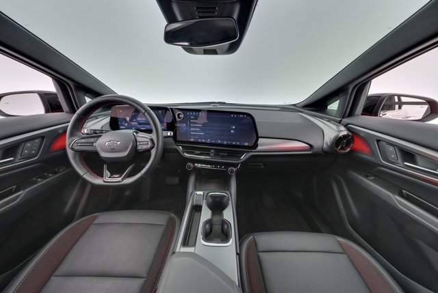 2024 Chevrolet Equinox EV — photo 18 of 20