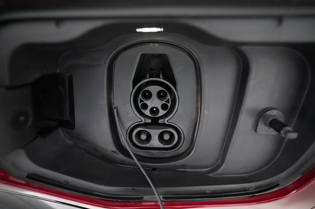 2024 Chevrolet Equinox EV — photo 8 of 20