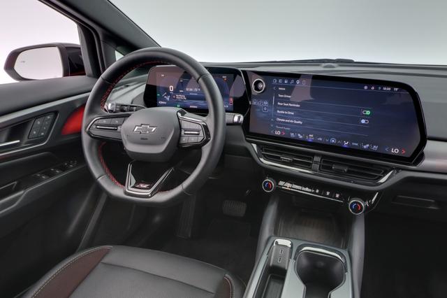 2024 Chevrolet Equinox EV — photo 5 of 20