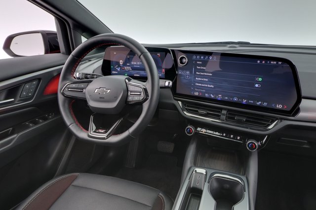 2024 Chevrolet Equinox EV — photo 5 of 20