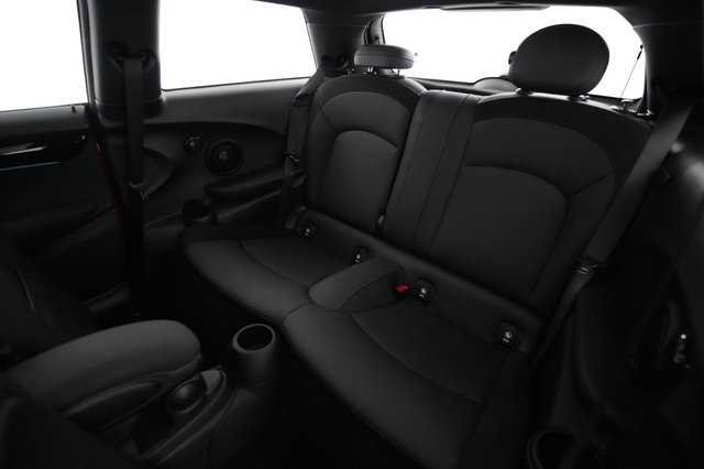 2024 MINI Cooper SE — photo 16 of 19