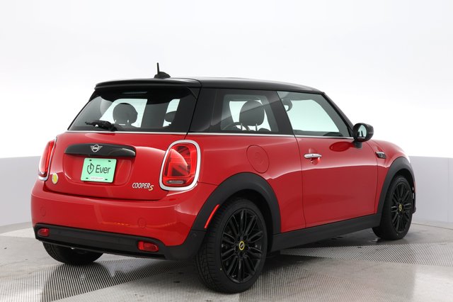 2024 MINI Cooper SE — photo 2 of 19