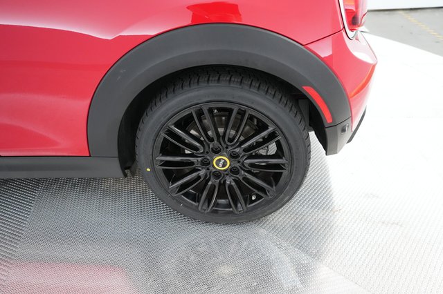 2024 MINI Cooper SE — photo 15 of 19
