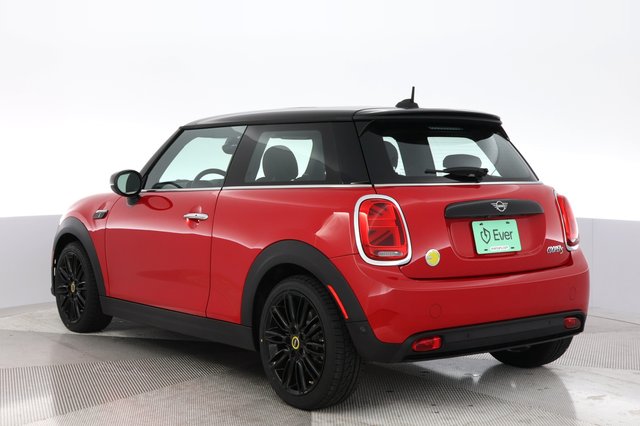 2024 MINI Cooper SE — photo 11 of 19