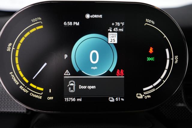 2024 MINI Cooper SE — photo 5 of 19