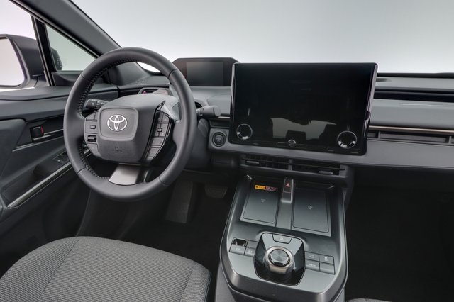 2026 Toyota bZ — photo 18 of 22