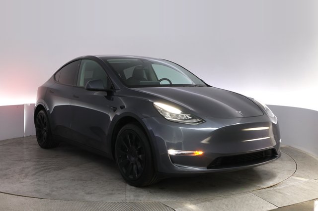 2022 Tesla Model Y — photo 10 of 21