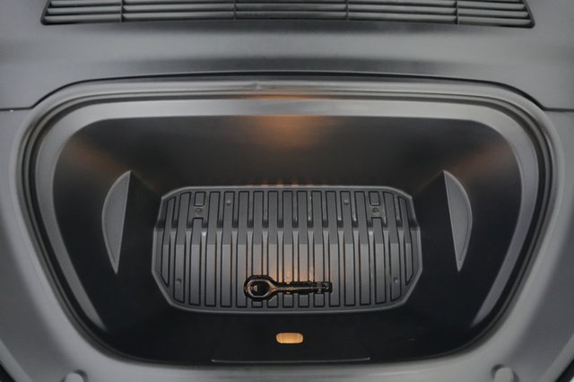 2022 Tesla Model Y — photo 20 of 21